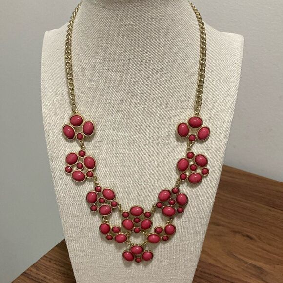 Gold Tone Bib Adjustable Necklace with Layered Hot Pink Abstract Floral Motif. - Picture 1 of 5